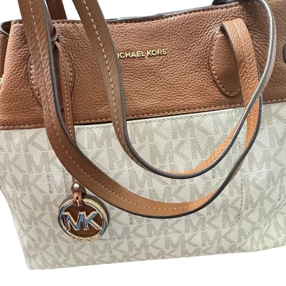 Michael Kors Marina North South Tote Bag Large Cream Tan  Drawstring - Picture 4 of 14